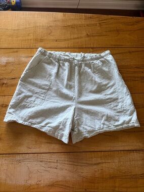 Women’s vintage Basic Editions light green and white gingham shorts size medium